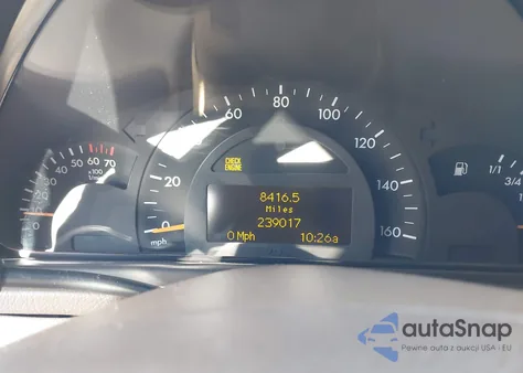 2002 Mercedes-Benz C 240 z USA, uszkodzony, nr VIN WDBRF61J62F199005